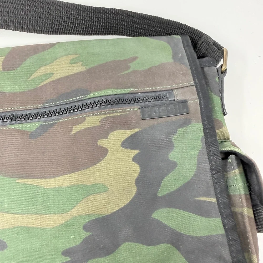 Vtg y2k Fossil Messenger Bag Camo Canvas Crossbody Bag Woodland Camouflage